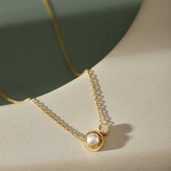 Elegant Pearl Pendant Necklace - Picture 7 of 8
